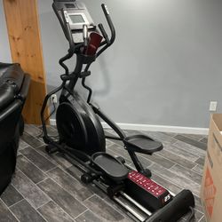 Sole Fitness E25 Elliptical Trainer