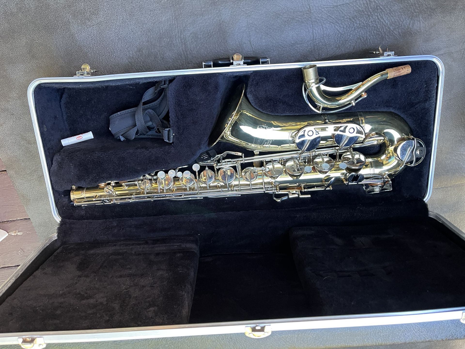 Selmer Tenor Sax Saxophone Bundy ll Excellent Condition