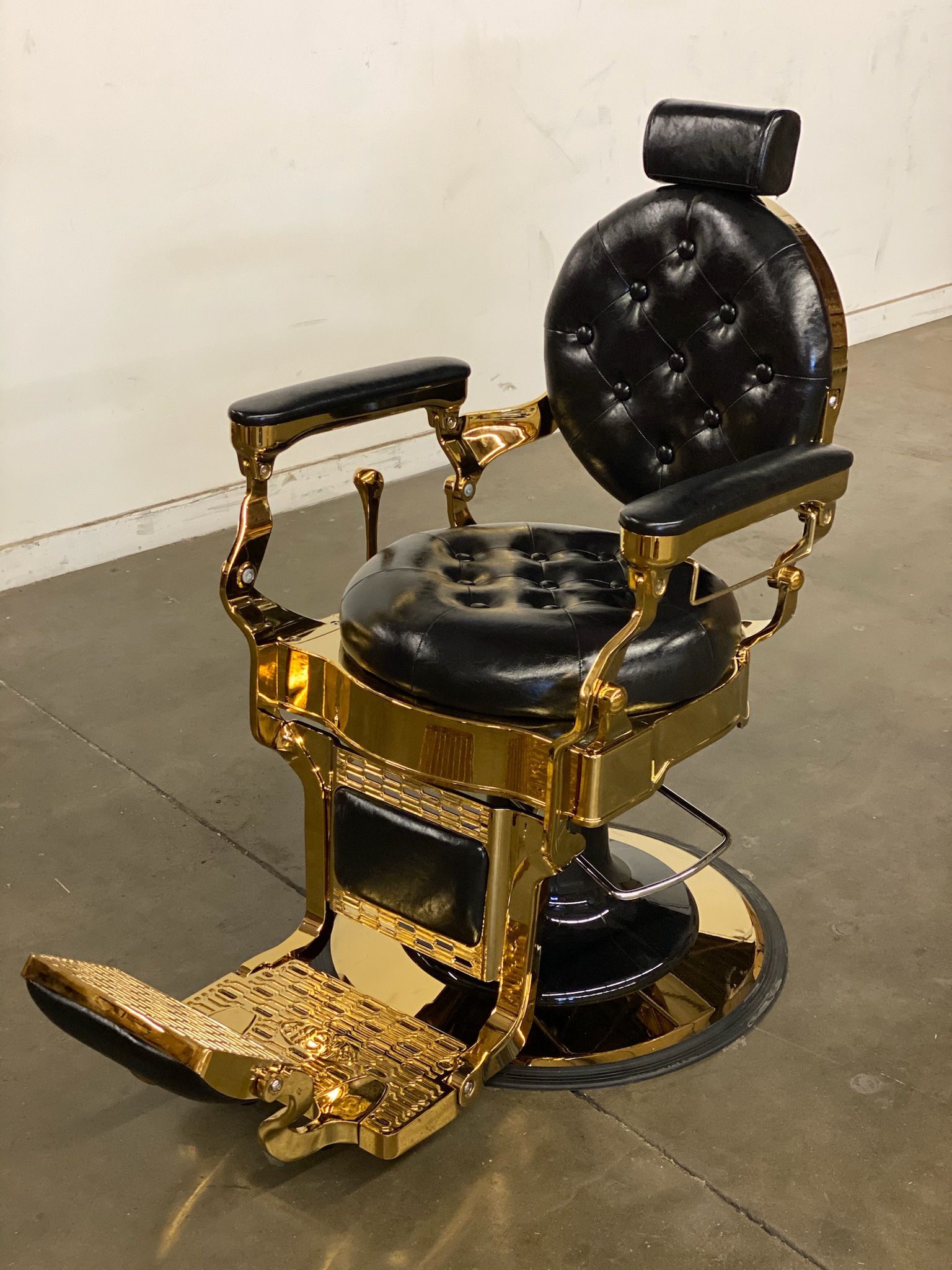 Vintage Black & Gold Barber Chair All Purpose Reclining Barber Chair Home Business Use Man Cave Chair 2947