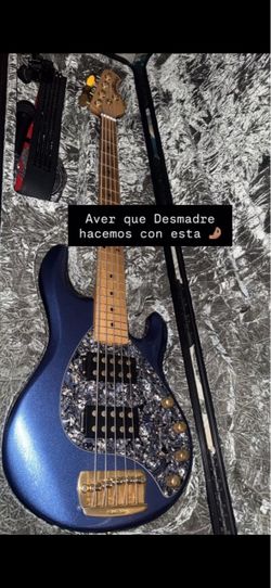 Music man Earnie ball 5string bass
