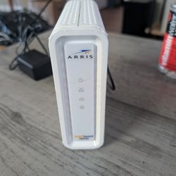 Arris Surfboard SB8200 - Best Modem