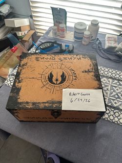 2022 D23 galaxy’s edge Obiwan LE collectors box