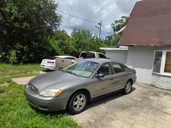 2004 Ford Taurus