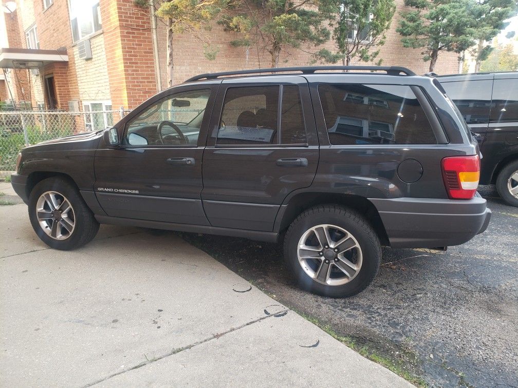 Jeep Grand Cherokee Laredo