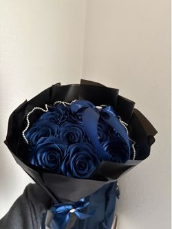 this bouquet is for sell for 30$ dm if interested!