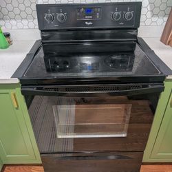 Whirlpool Freestanding Electric Stove