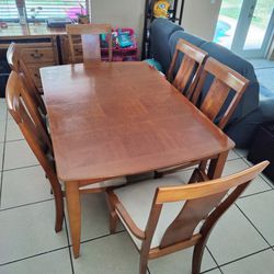 Dining Table & 6 Chairs w/ Middle Extension 