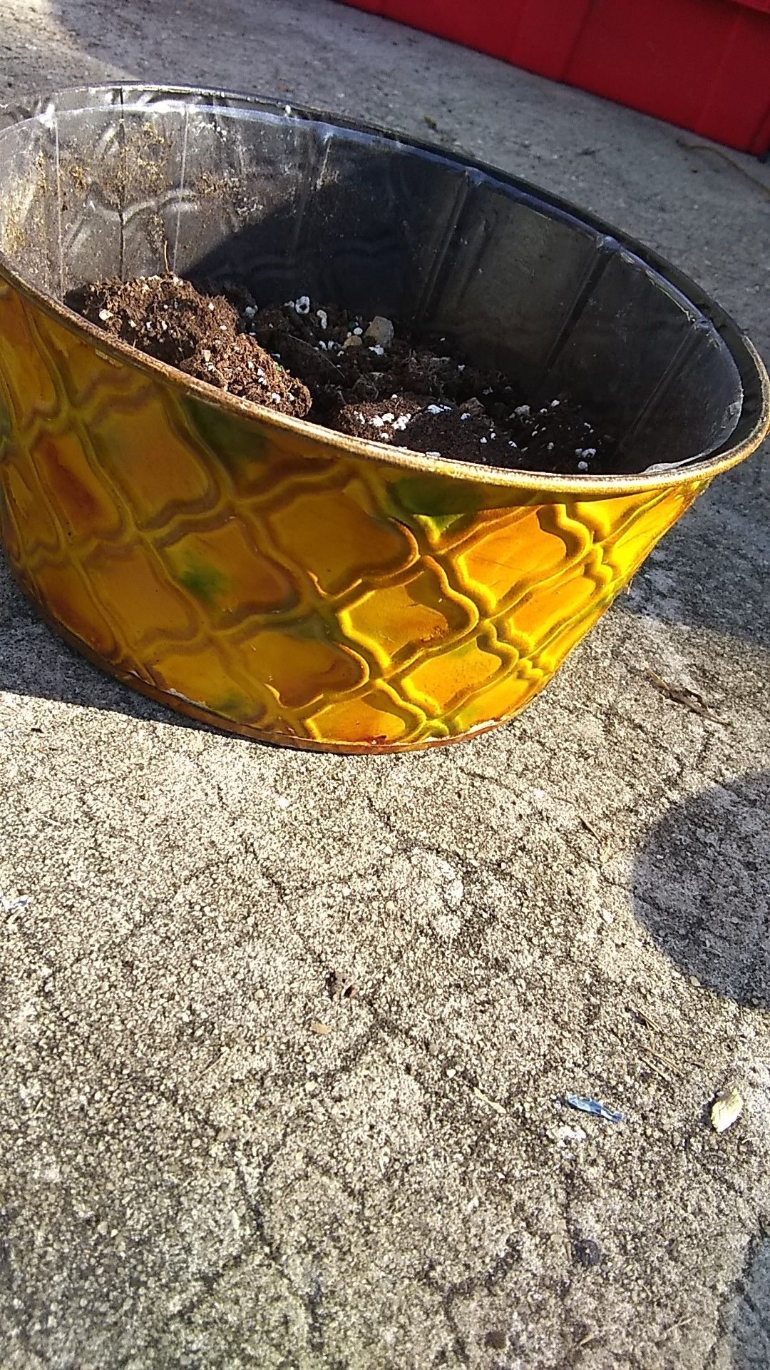 Flower tin pot