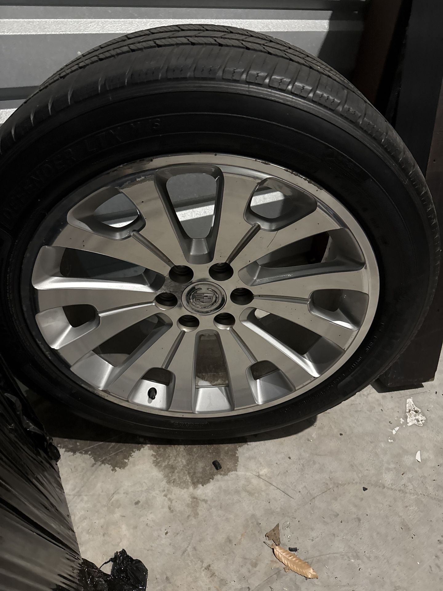 2015 Cadillac Escalade Original Tires!!!!!!
