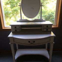Dressing Table Like New Furniture 