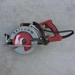 77 Magnesium Worm Drive SKILSAW, Barely Broken In.