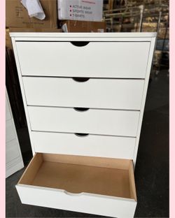 Dresser / Five drawers dresser