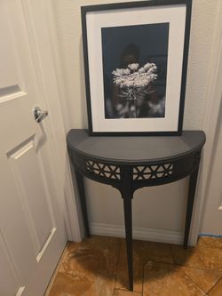 Entry door table