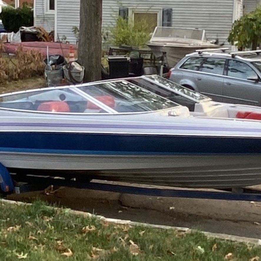 Bay Liner Capri Outboard