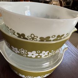Lot Of 4 Various Pyrex Spring Blossom “Crazy Daisy” Dishes