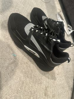Dior B22