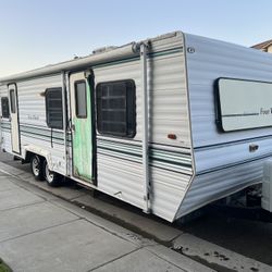 1995 Dutchmen Four Winds Travel Trailer 