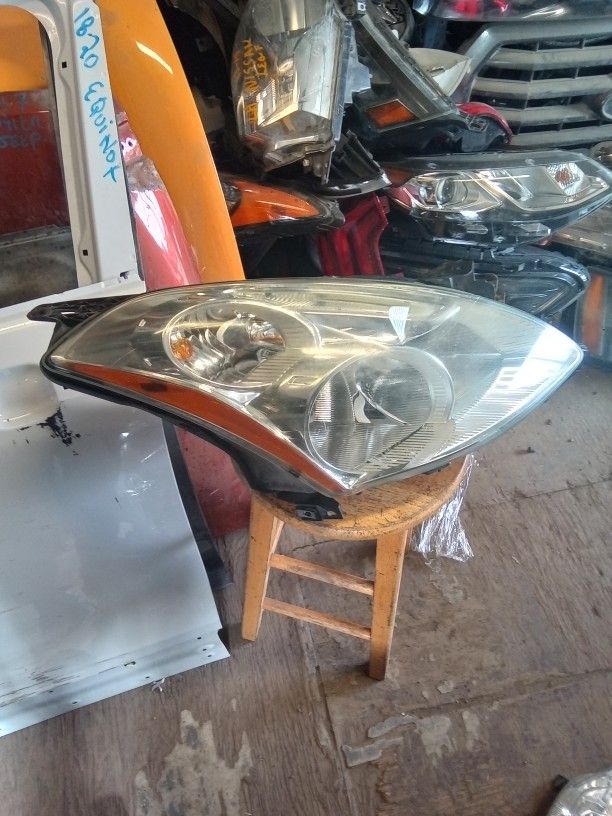 2010 - 2012  Nissan Altima  Right Headlight