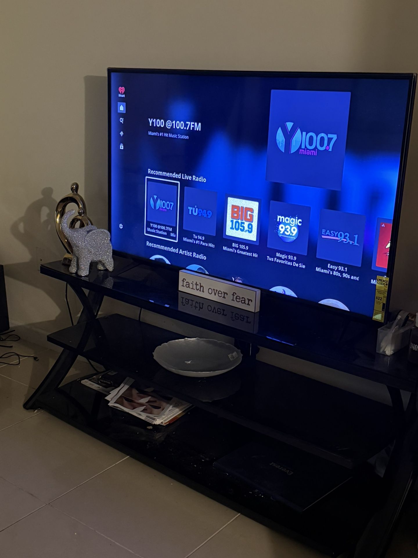 📺 Black Glass TV Stand – For Sale!