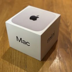 Apple - Mac mini Desktop  - M4 chip - Built for Apple Intelligence - 16GB Memory - 256GB SSD - Silver