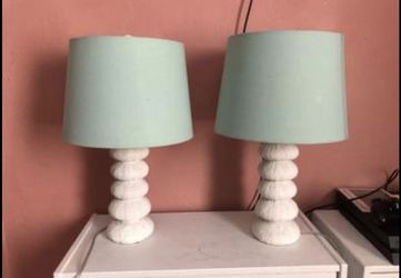 2 lamps