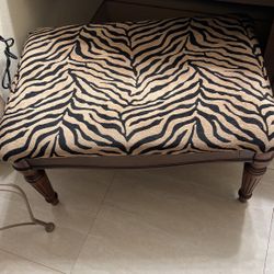 Zibra Closet Chair 