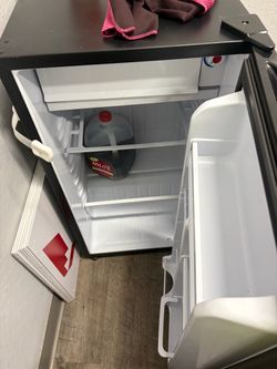 Mini fridge