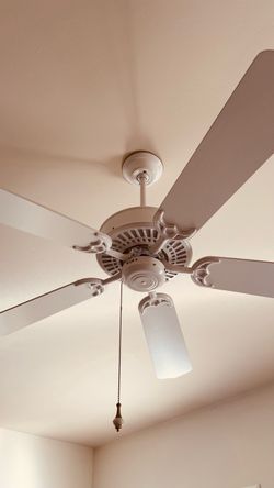 White Ceiling Fan 3 Speed Pull Chain   $35 .