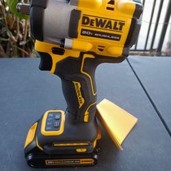 dewalt wrench 3/8 with battery no charge r