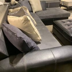 Jacurso Charcoal LAF Sectional / couch /Living room set