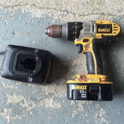 DEWALT 18v CORDLESS DRILL