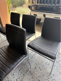 Set of 4 Dinning chairs