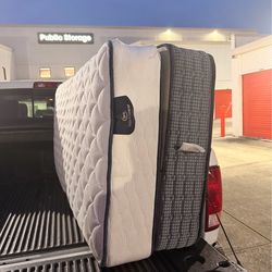 2 free twin mattress’s