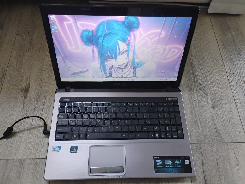 Asus Laptop w/Win 11 Pro & Microsoft Office