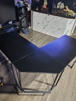 Computer desk