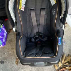 Graco Snugride Lite Dlx Carseat 