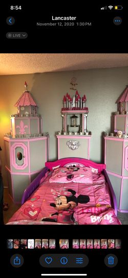 Minnie Mouse bed frame with comforter