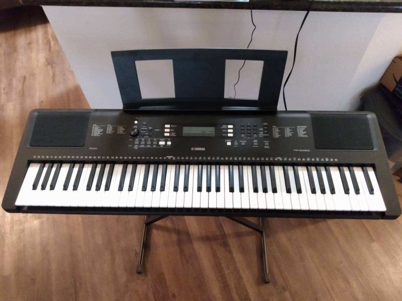 Electric Keyboard -Yamaha PSR-EW310