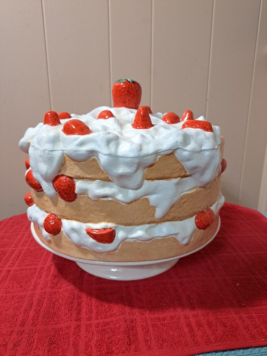 Vintage Strawberry Shortcake Ceramic Pedestal Footed Cake Plate Dome Cover