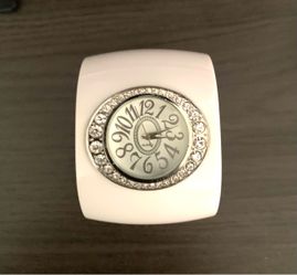 BRACELET WATCH / BRAND NEW
