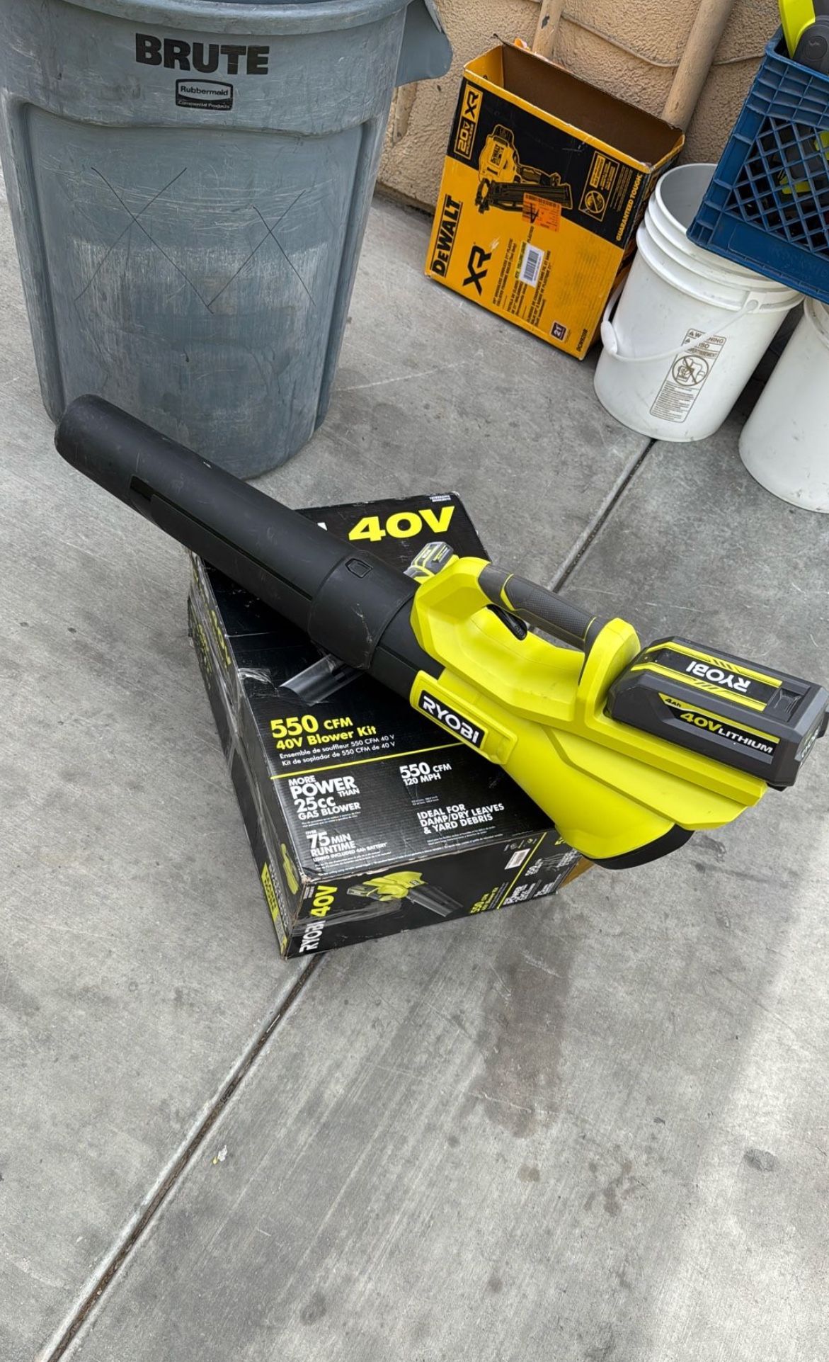 Ryobi 40 V cordless blower with battery and charger