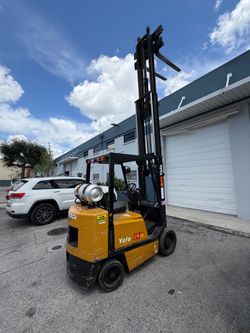 FORKLIFT YALE 5000 lbs