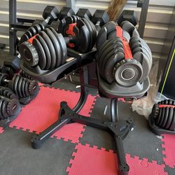  SALE‼️ New pair of https://offerup.com/redirect/?o=NTIubGI= adjustable dumbbells with stand . 105lb in total. New in box 📦 $300