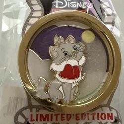 Marie Limited Edition 400 Holiday Disney Pin 