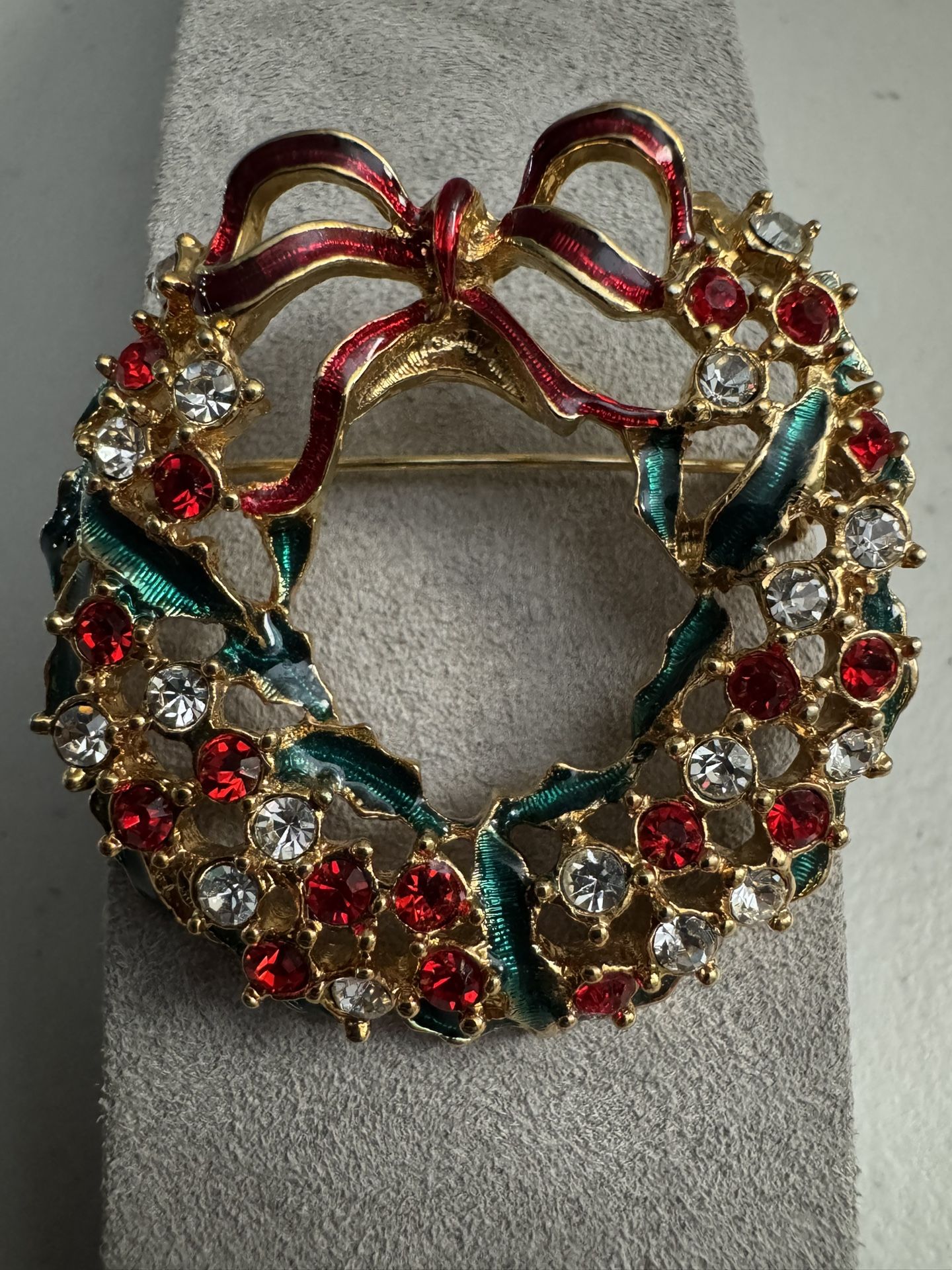 Christmas Wreath Brooch Red Green Enamel Crystal Decoration
