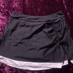 Falda L Y Dos Piezas M  (traje De Baño) Las Tres Por $20 