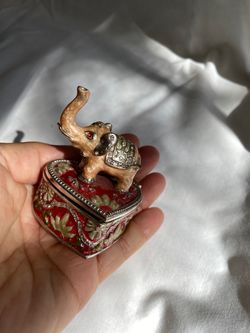 Things Remembered Enamel & Rhinestone Elephant Heart Trinket box