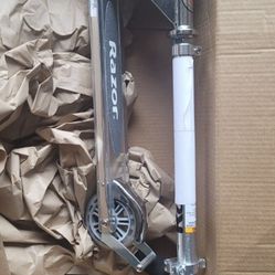 Razor A2 Kick Scooter for Kids - Lightweight, Foldable, Aluminum Frame