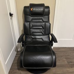 X-Rocker Pro 4.1 Pedestal Gaming Chair with 4.1 Wireless Audio System and Subwoofer (Faux Leather, Black)
