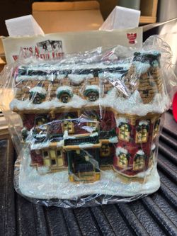 Enesco It's A Wonderful Life Illuminated Village 320 Sycamore House Series 1